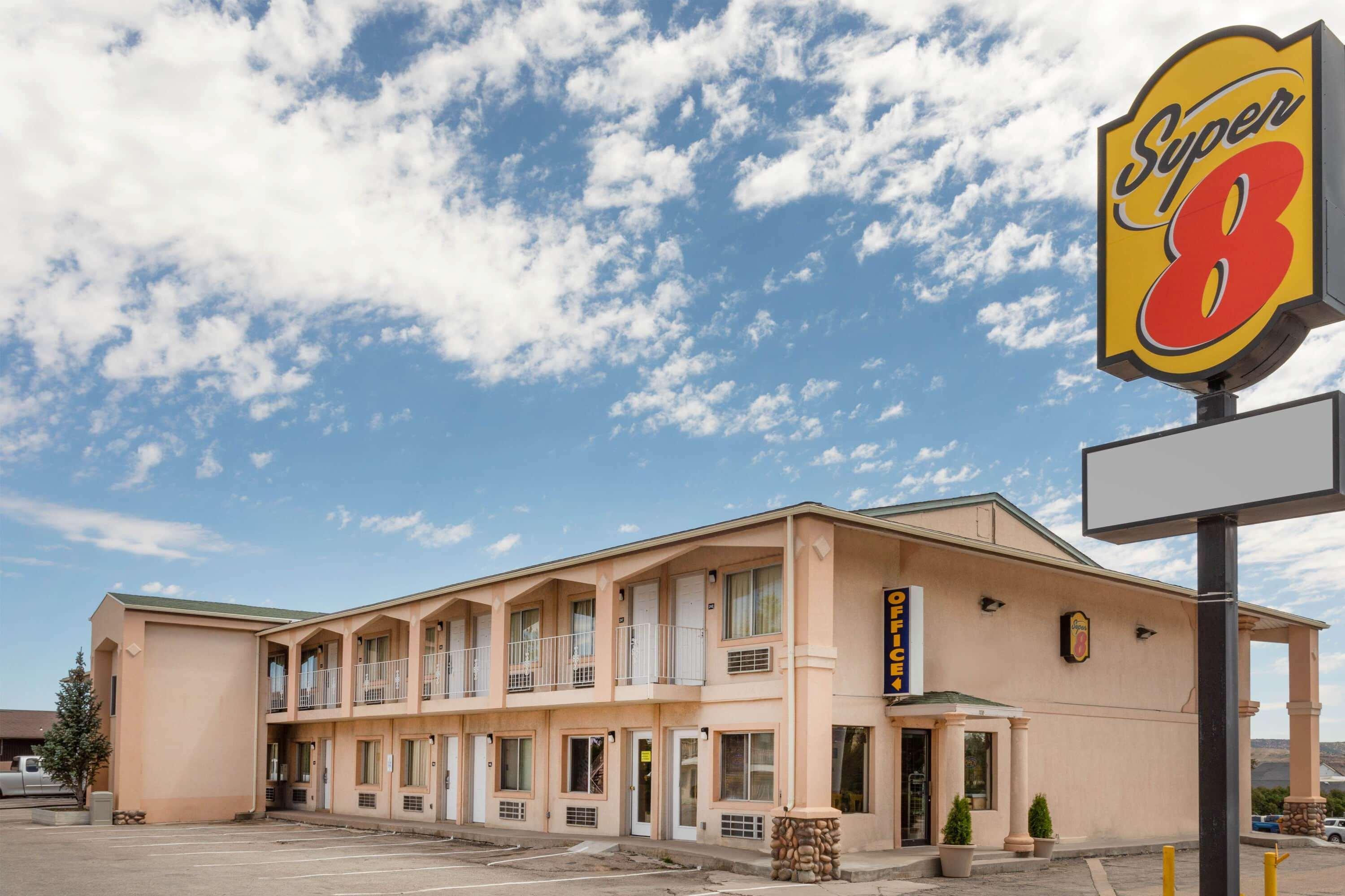 Super 8 By Wyndham Evanston Exteriör bild